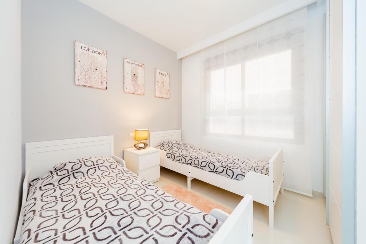 Luxurious 2 Bedroom Apartment Near The Beach Torre de la Horadada エクステリア 写真