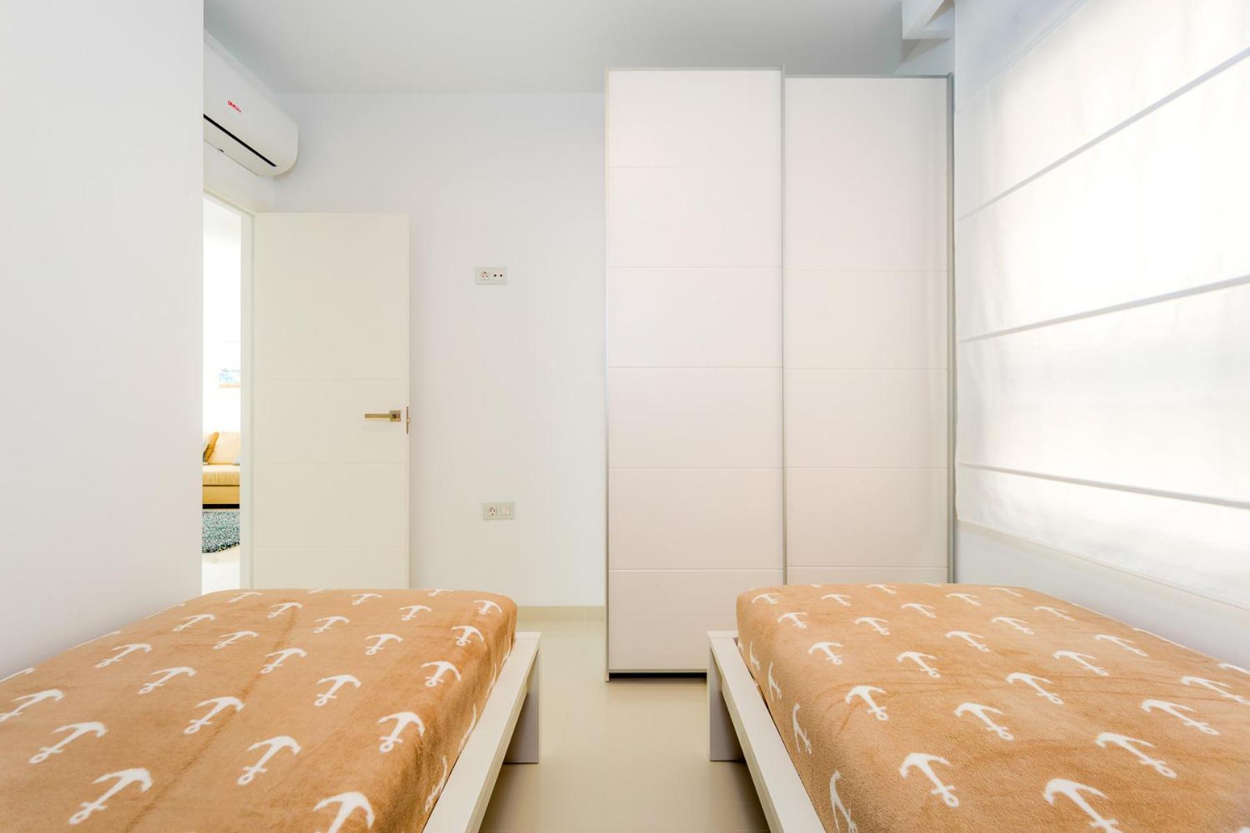 Luxurious 2 Bedroom Apartment Near The Beach Torre de la Horadada 部屋 写真