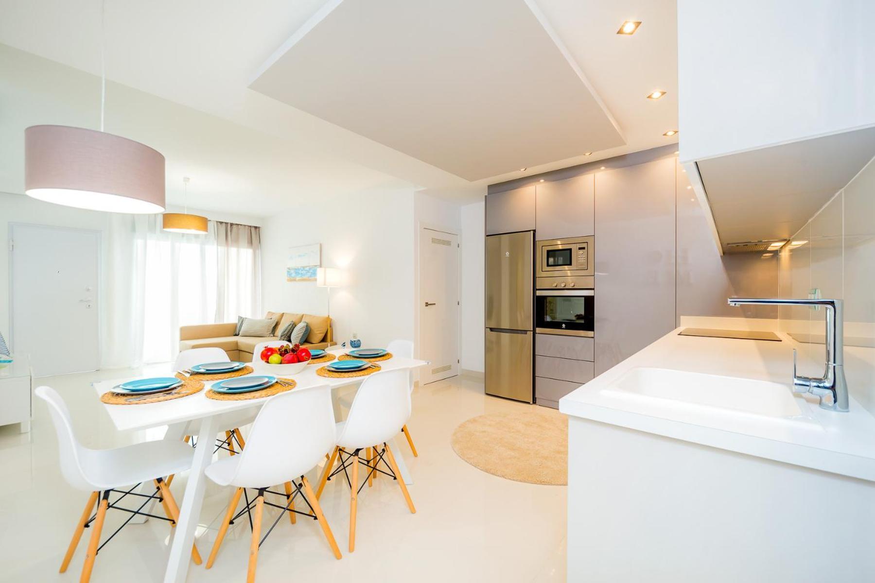 Luxurious 2 Bedroom Apartment Near The Beach Torre de la Horadada 部屋 写真