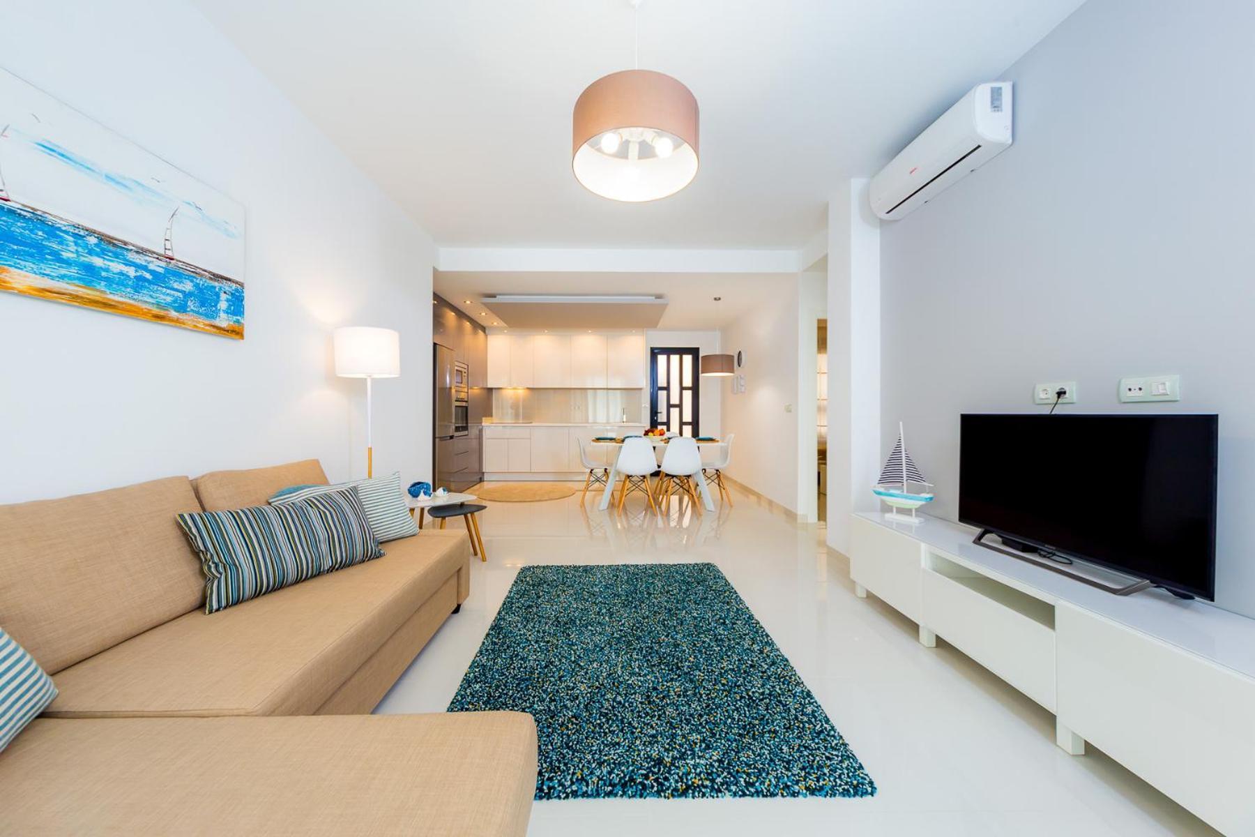 Luxurious 2 Bedroom Apartment Near The Beach Torre de la Horadada 部屋 写真